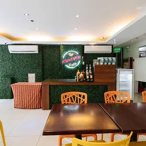Hotel Reddoorz @ Poblacion Makati, Makati City